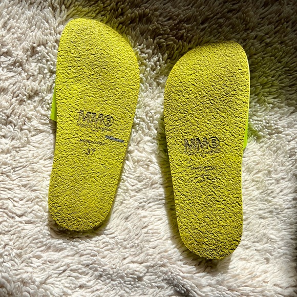 MM6 slides. Size 7. Neon yellow. - Picture 3 of 4
